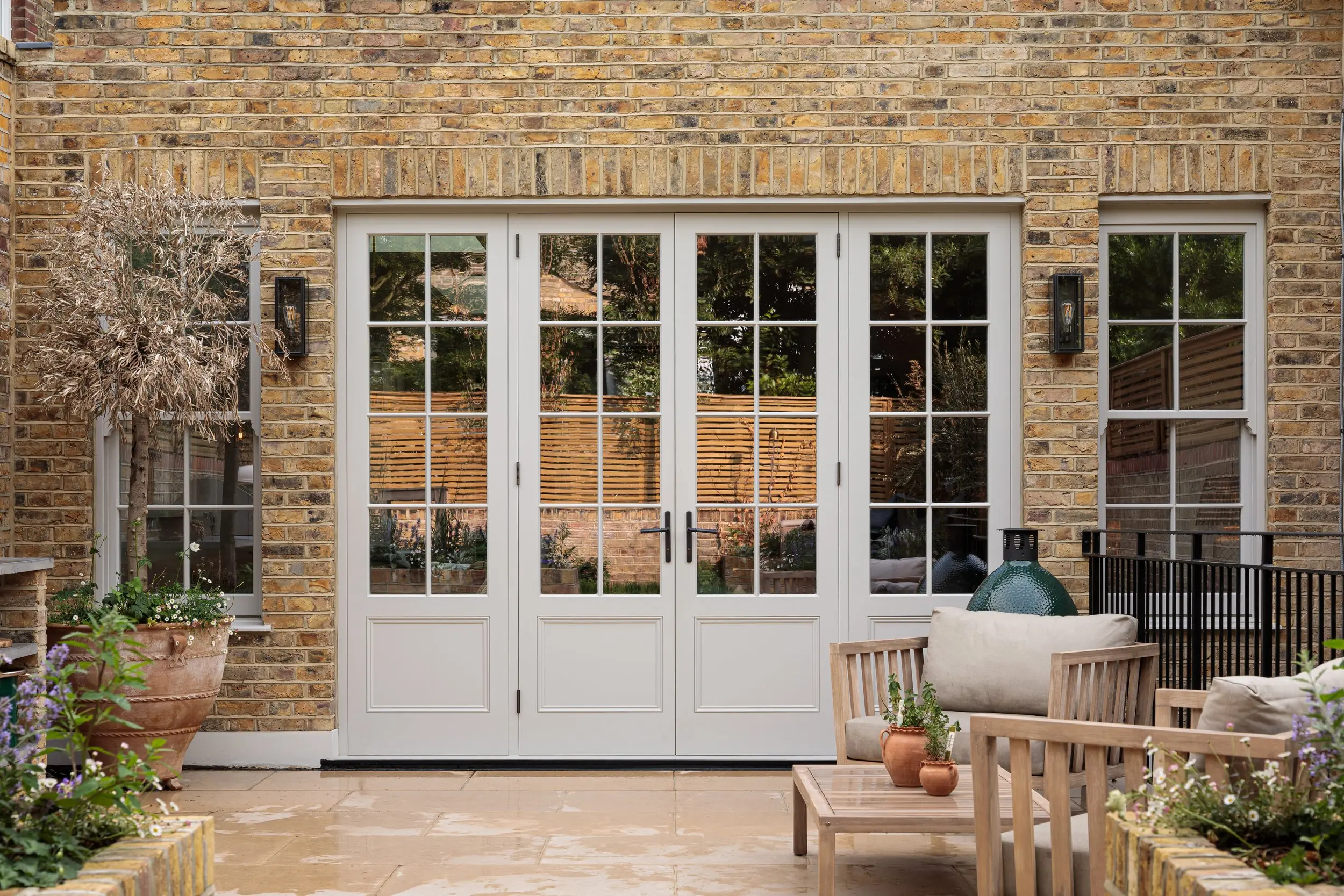 Garden doors and terrace at the rear